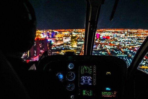 Kolacja, limuzyna i nocny przelot nad Las Vegas – zdjęcie 2